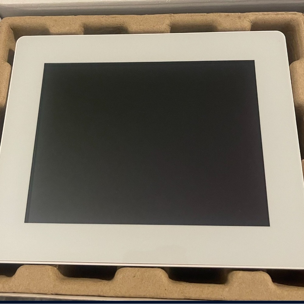 8” Digital Picture Frame - Picture 4 of 4